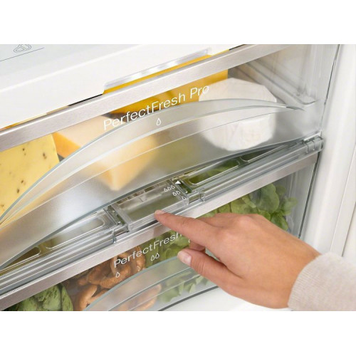 Встраиваемый холодильник Miele KFN 37682 iD